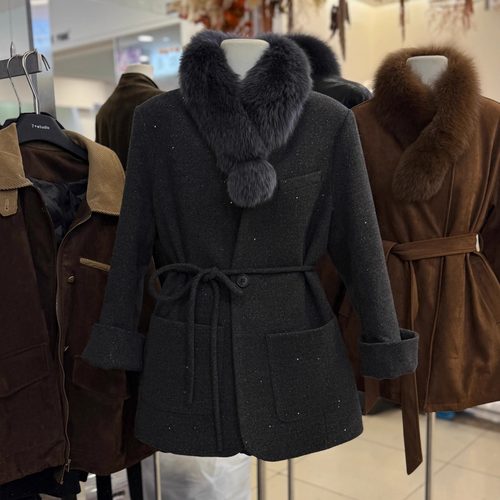 灰色撒银V领一粒扣毛呢大衣