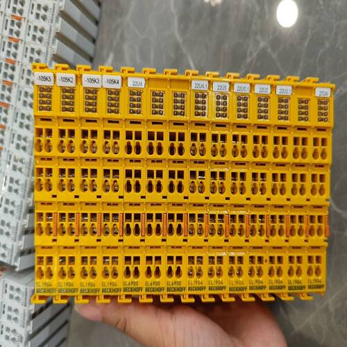 倍福模块EL1904，黄色外壳，4路数字输入，24V DC。
