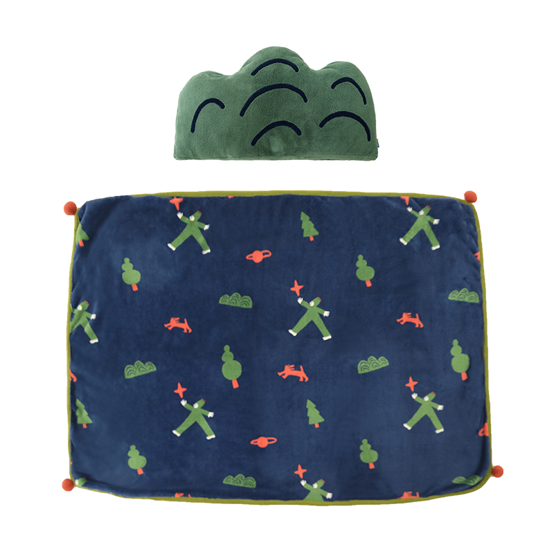 云朵工厂夜行巨人两用抱枕毯办公室二合一小毯子珊瑚绒午睡靠垫