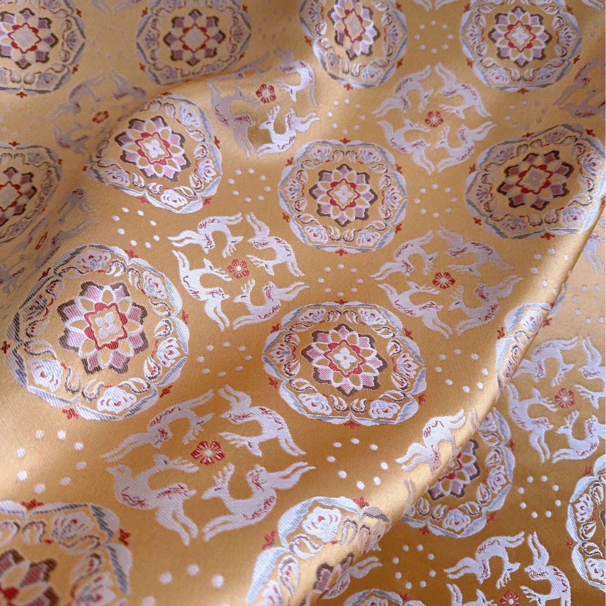 色织金色宝相小鹿提花面料 新中式马甲上衣旗袍女装童装箱包抱枕