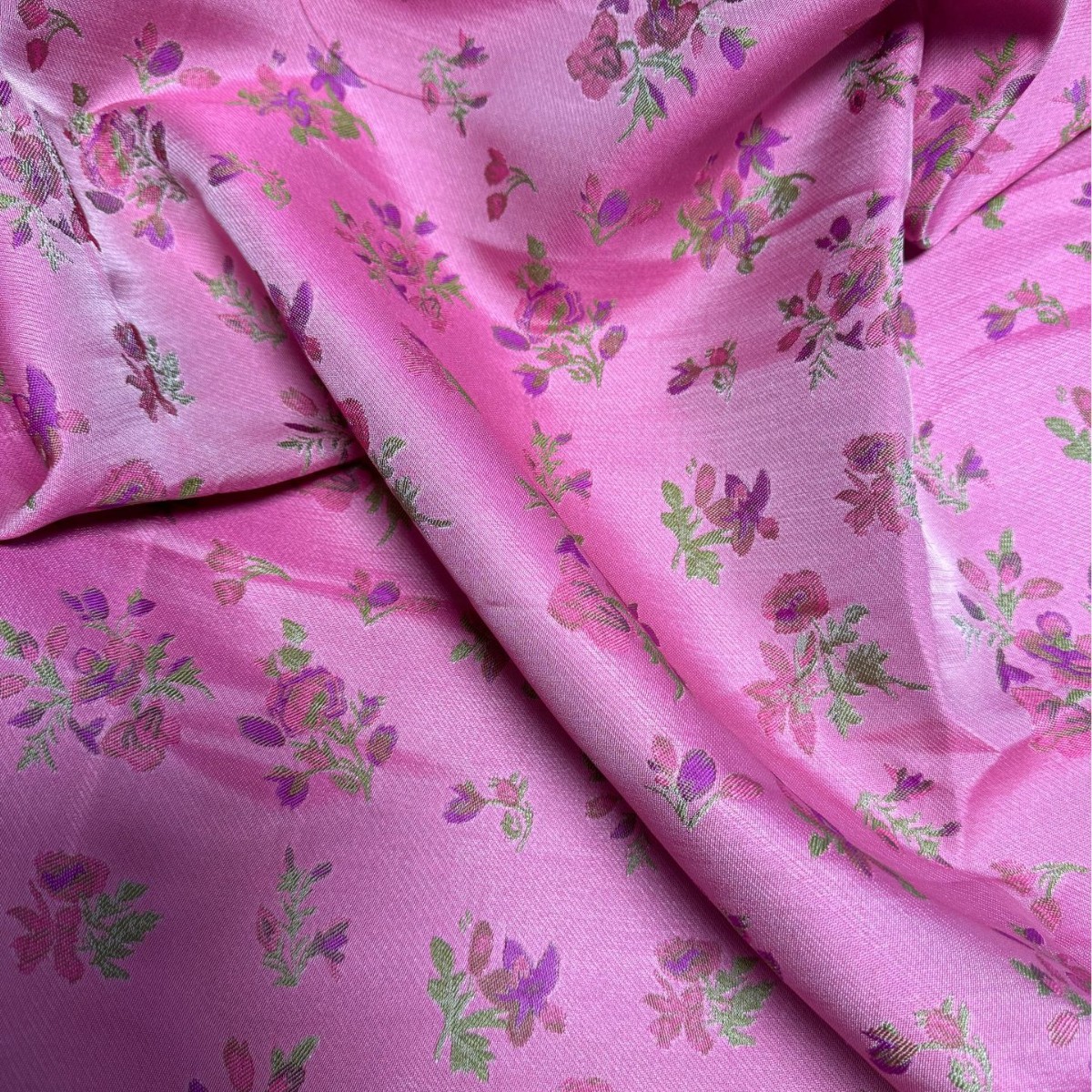 玫红色织国风提花面料 新中式女装童装旗袍连衣裙外套箱包