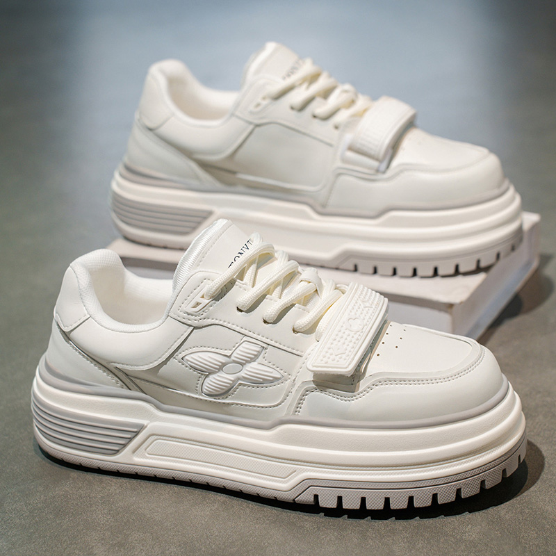 男鞋2025新款冬季休闲百搭小众原创板鞋学生增高运动小白面包潮鞋
