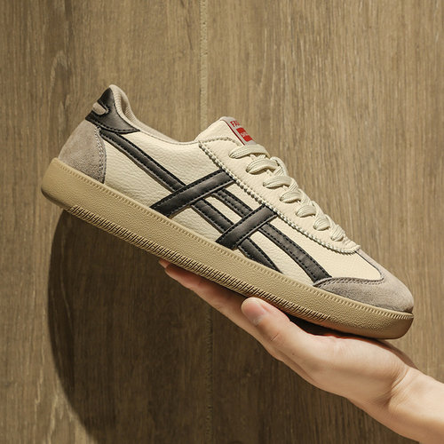 高级感男鞋冬季真皮百搭复古休闲板鞋运动鞋休闲阿甘德训小白潮鞋