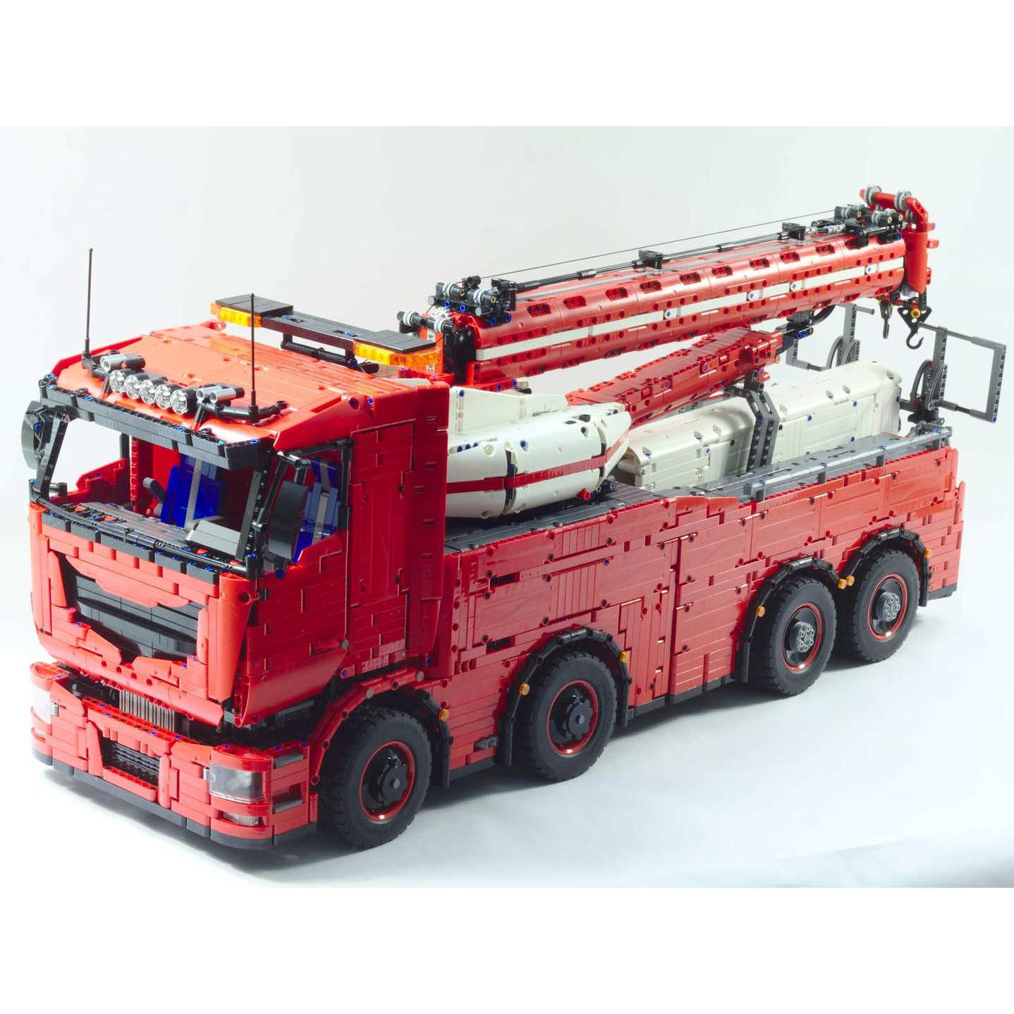 MOC拖车卡车头大型巨型治愈系高颜值高难度跑车拼图成人车形积木