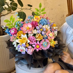 2025新款积木花束拼装适用乐高永生花玫瑰花抱抱桶女生高颜值礼物