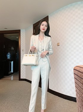 新款米色修身显白九分裤三件套