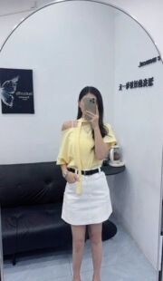 2026早春新款欧货时尚百搭显瘦长袖衬衫女设计感小众漏肩上衣
