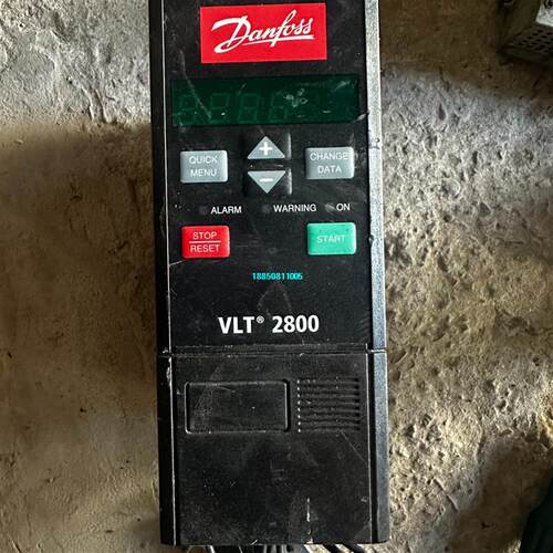 【议价】 丹佛斯变频器VLT2800系列，拆机一台、脚子不是很完美