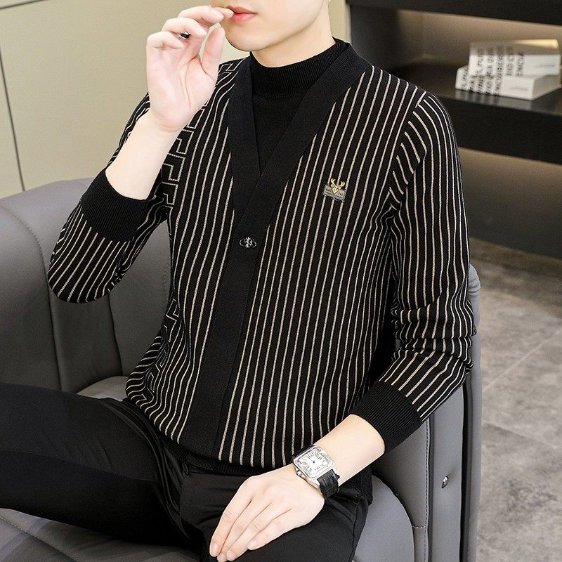 高档假两件竖条纹毛衣男冬季潮流修身V领针织羊毛衫男款显瘦上衣 高档假两件竖条纹毛衣男冬季潮流修身V领针织羊毛衫男款显瘦上衣