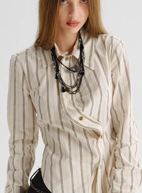 TMS studio 2026ss条纹不规则立体门襟琥珀牛角扣衬衫