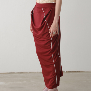 TMS studio 2025ss 运动风一片式褶皱拼条设计弹力针织半裙