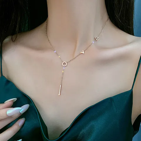 玫瑰金冷淡风女钛钢颈链潮项链气质吊坠简约love锁骨链不掉色短款