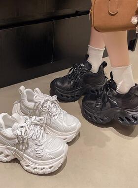 luji超火厚底女2026春季新款增高9cm松糕底轻便百搭运动老爹鞋子