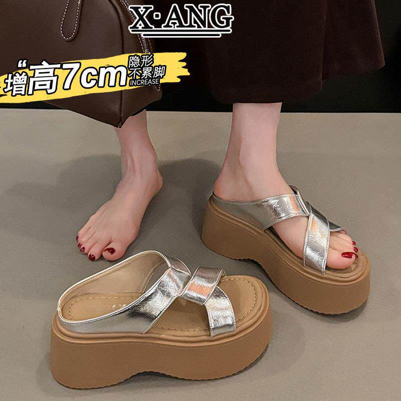 真皮女士凉拖鞋夏季外出厚底增高跟小个子凉鞋配裙子露趾一字拖鞋