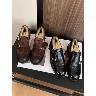 英伦风复古雕花扣带粗跟乐福鞋女2026年新款加绒保暖一脚蹬小皮鞋