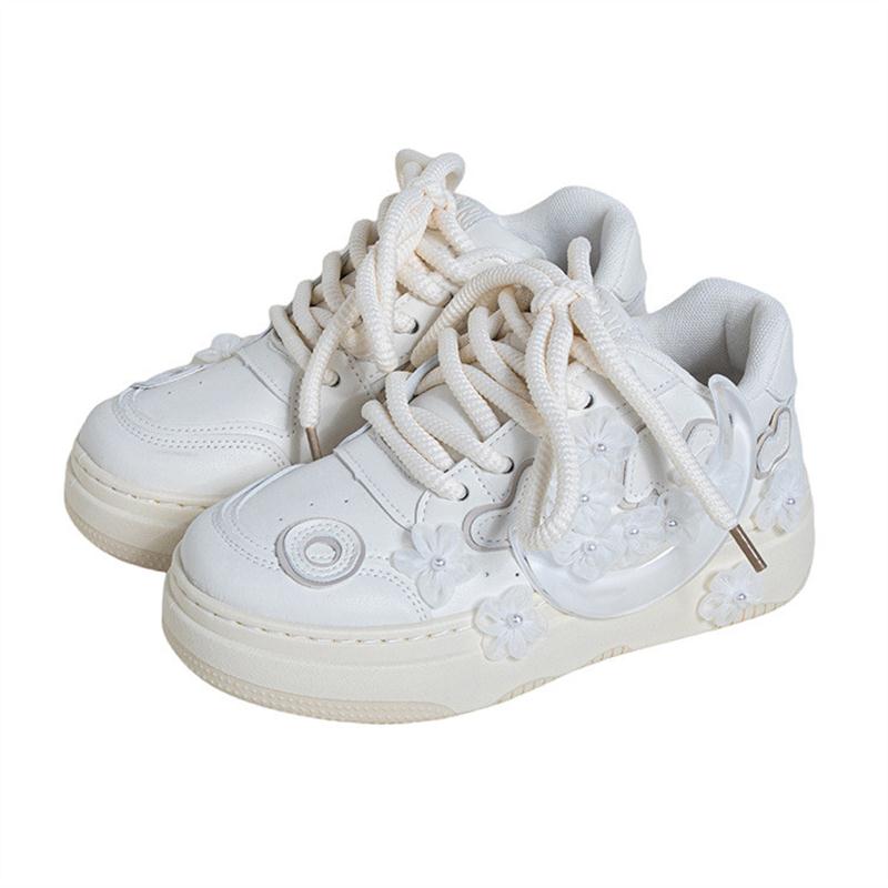 白鹿鞋业创意系低帮穿搭2025新款月亮仙女鞋超纤皮百搭休闲板鞋子