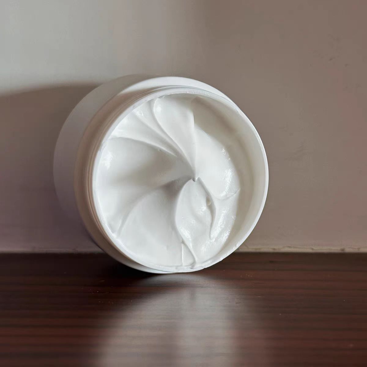 正品奶油打底神器妆前乳打底霜猪油膏控油遮瑕裸妆隔离霜隐形毛孔