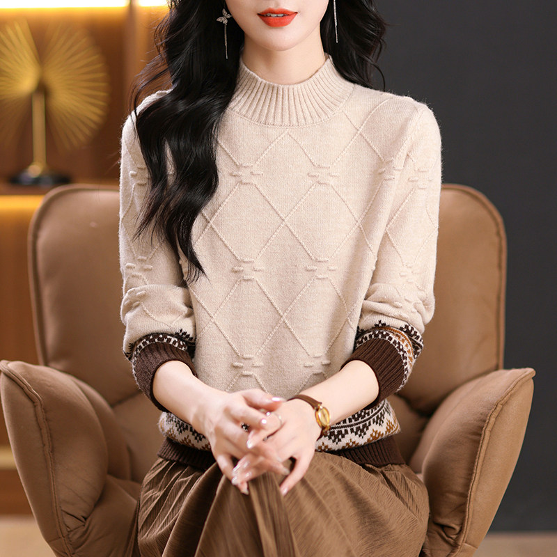 聚酯纤维圆领中老年妈妈毛衣宽松图片