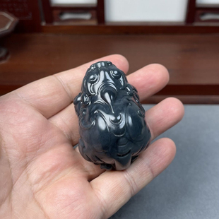 和田玉青花貔貅手把件摆件萌宠圆润聚墨黑油润凶猛兽件手把件