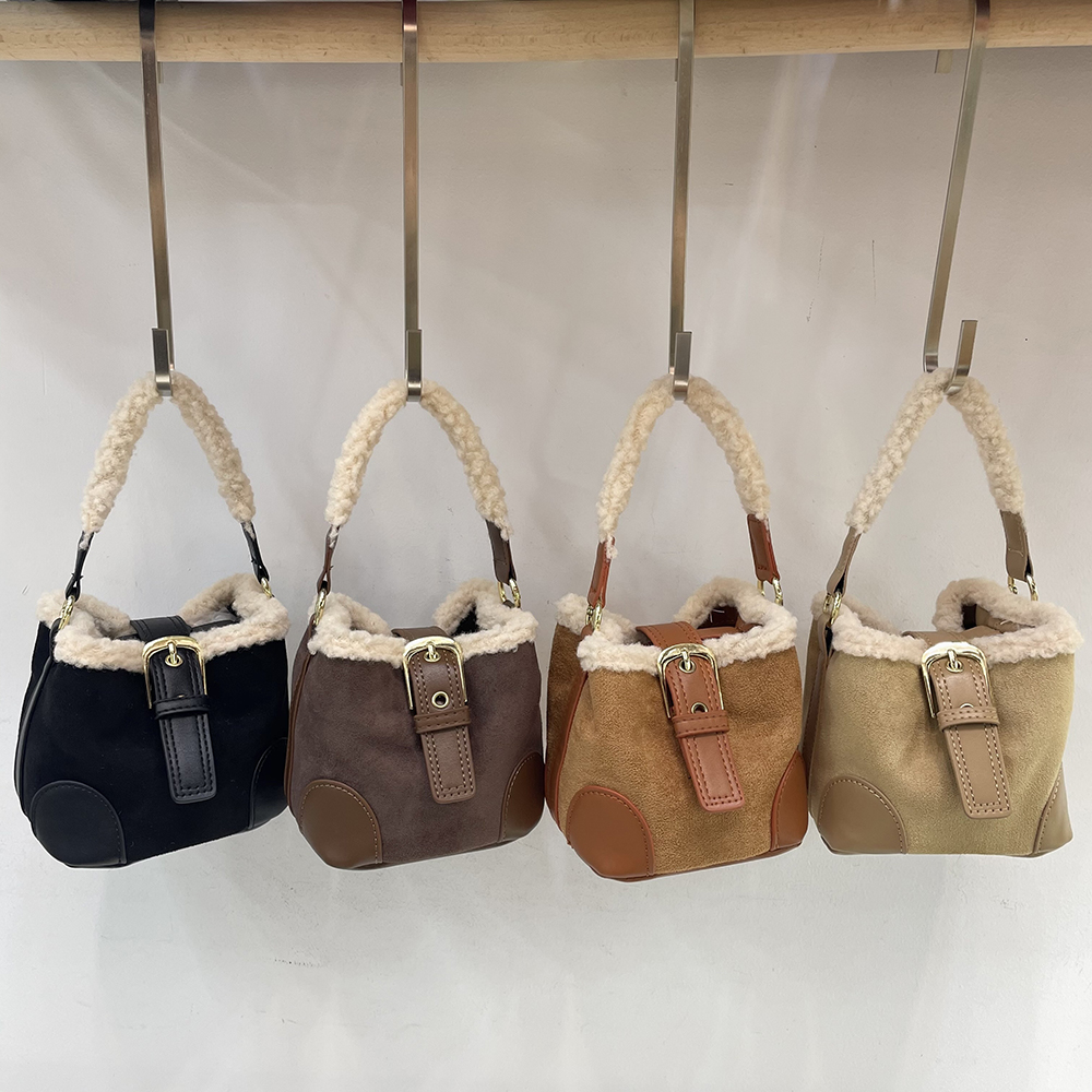 欧比 韩版秋冬小众可爱羊羔毛绒面休闲百搭时尚简约手提水桶包女