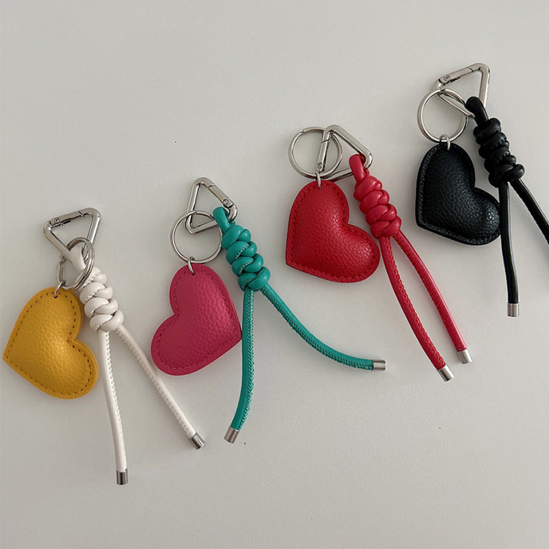 pcity77新款ins皮革爱心皮绳打结吊坠情侣钥匙扣耳机手机包包挂件