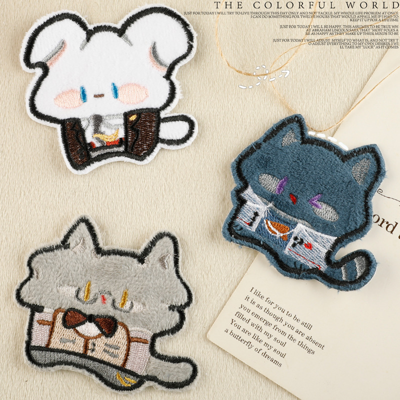 热卖绣花标可爱动漫动物配饰DIY服装补丁贴服装辅料布贴背胶