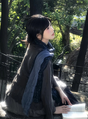 小众设计森系文艺复古褶皱丝巾女百搭氛围感披肩蓝色棉麻围巾薄款