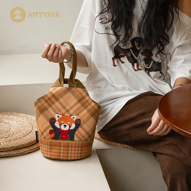 艺术鸭卡通遛弯包大容量手提包