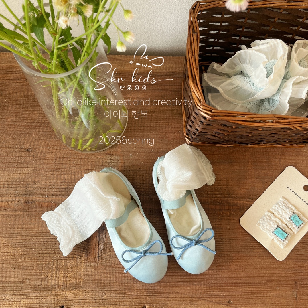 缎面舒适女童一脚蹬奶奶鞋子