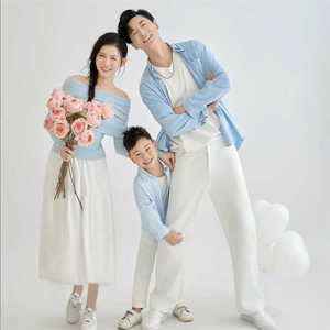 2024新款影楼拍照服装亲子装一家三口时尚全家福摄影主题艺术照服