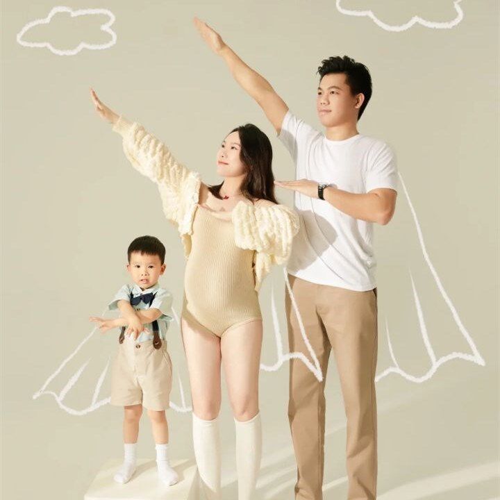 2022新款影楼孕期一家三口亲子摄影服装洋气全家福拍照亲子写真服