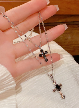 法式复古时尚简约双层黑色十字架项链女气质轻奢独特设计感锁骨链