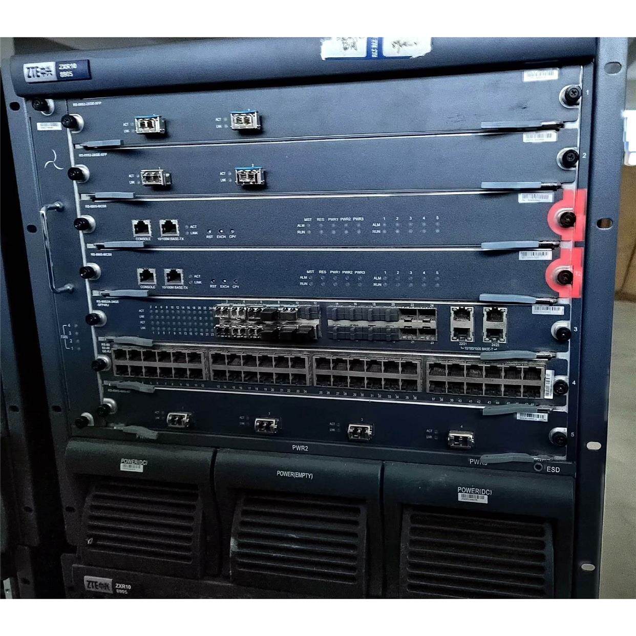 出售中兴zxr10 8905核心网交换机,配rs-89s2
