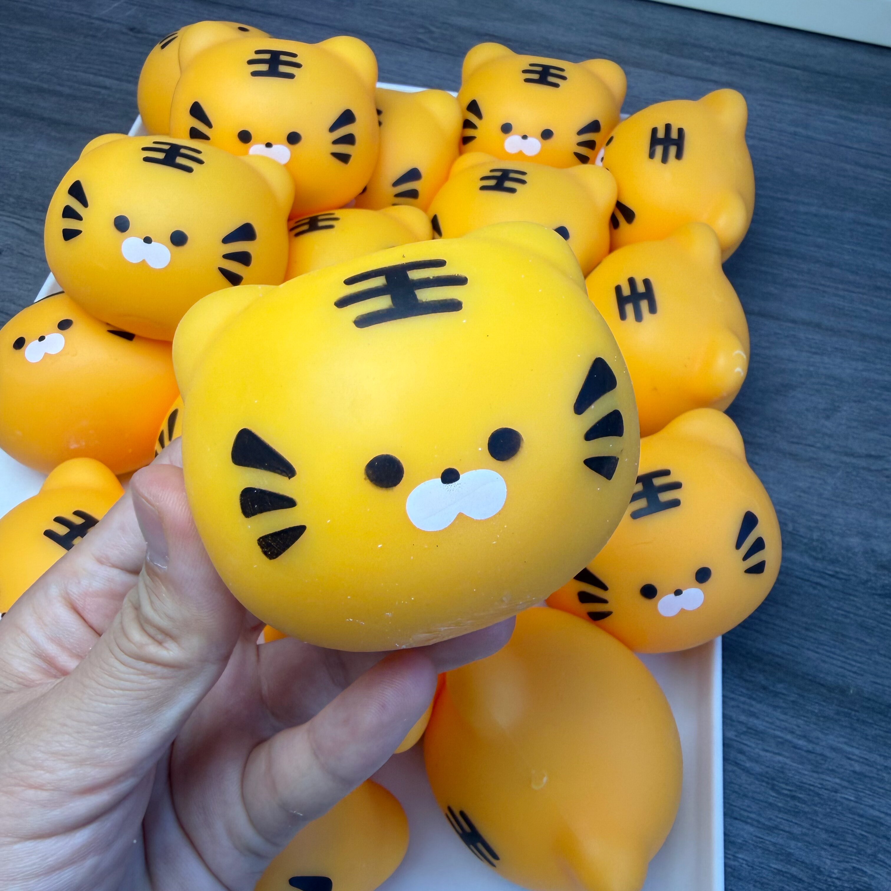 韩国爆款虎头手作球小红书脆脆自制解压发泄玩具