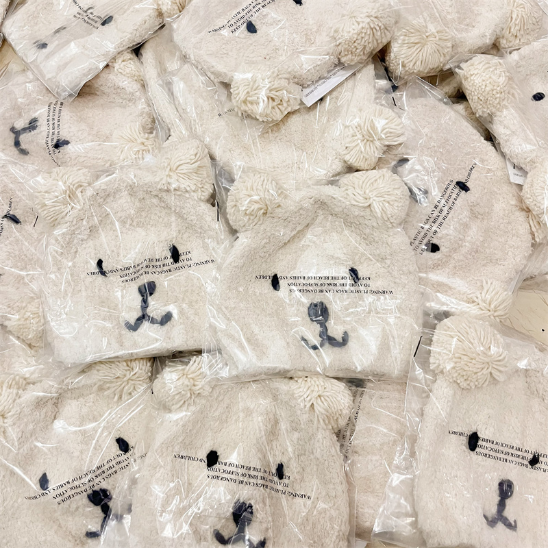 可爱羊羔绒萌萌护耳ins针织帽