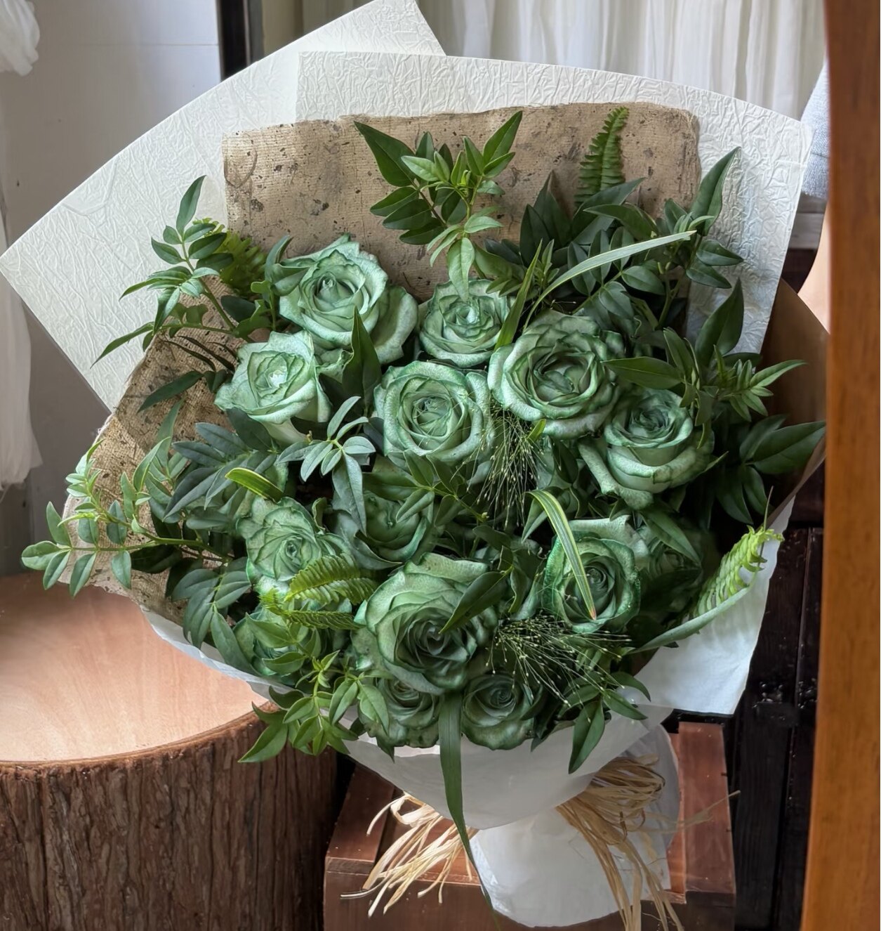西安花店生日鲜花配送送男友老公领导商务接机清新白绿色系花束