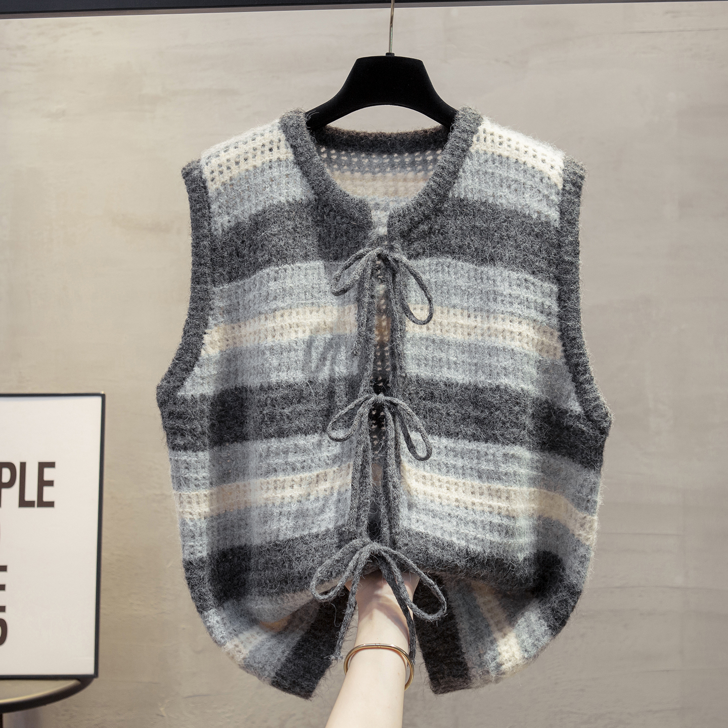 镂空条纹头巾圆领针织开衫马甲背心女2025秋装新款马夹毛衣坎肩潮