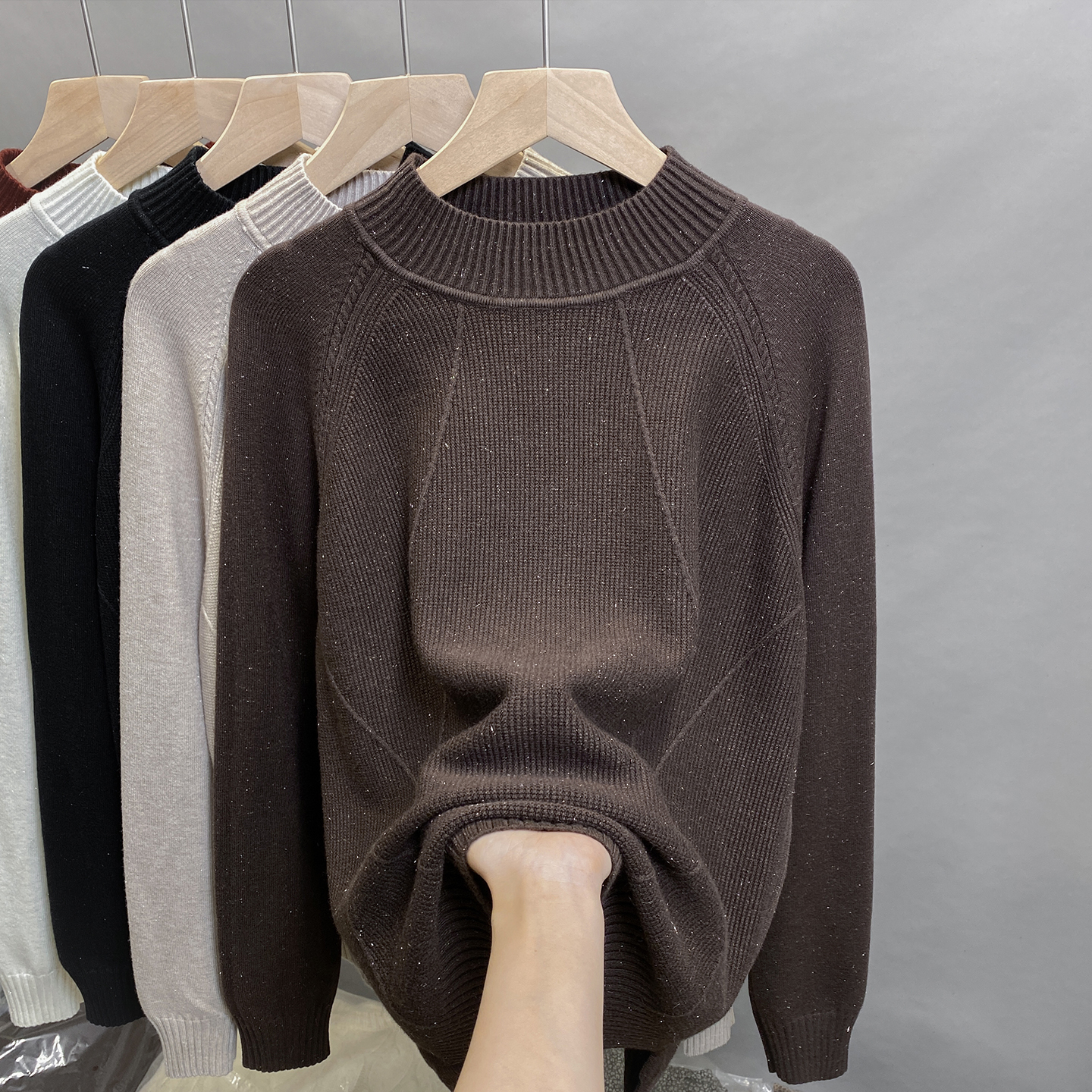 亮丝半高领毛衣女宽松内搭打底衫