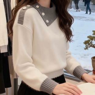 2025秋冬新款 女套头保暖毛衣百搭设计感上衣 拼色圆领扣子针织衫