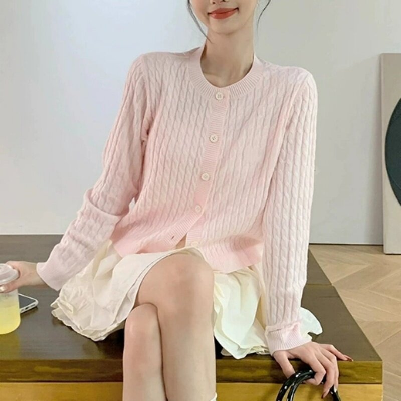 甜美气质减龄设计感粉色麻花圆领针织开衫女秋冬新款百搭长袖上衣