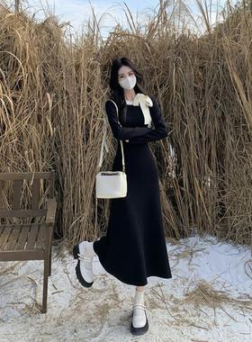 Amy的店外贸品质针织连衣裙高级感内搭秋冬黑色设计感收腰毛衣裙