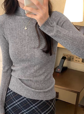 减龄灰色半高领针织打底衫女2025新款春秋冬内搭毛衣修身显瘦上衣