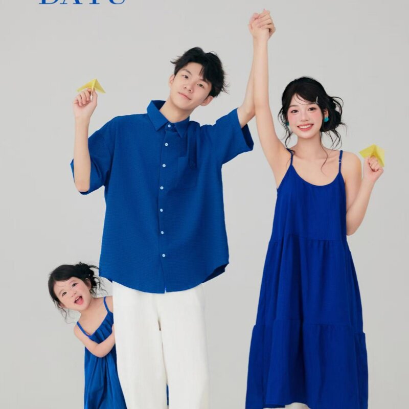 摄影服装一家三口蓝色亲子装主题