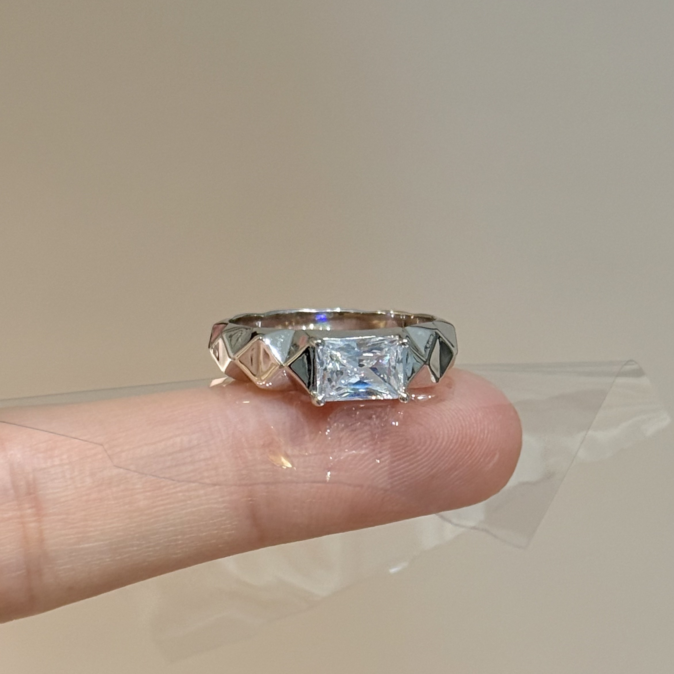 蕾迪「菱格祖母绿切」清冷感｜coolgirl｜s925银镀真金高碳钻戒指,饰品/流行首饰/时尚饰品新,银饰戒指,淘宝优惠券,粉丝福利购,淘宝优惠卷