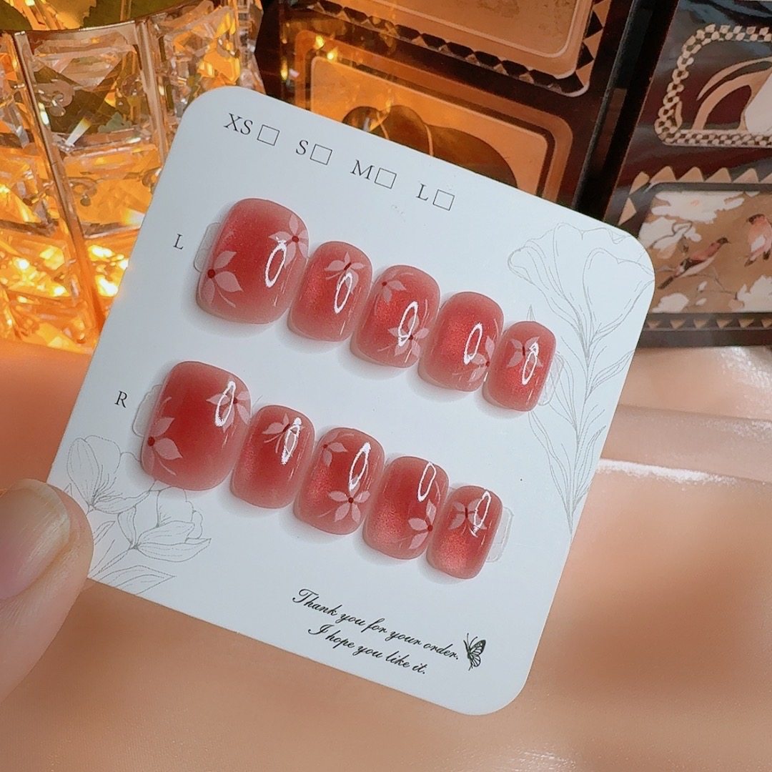 2026年新款甲片红色花朵穿戴甲短款美甲贴片甜美可外穿指甲贴片女,彩妆/香水/美妆工具,穿戴甲/甲片,淘宝优惠券,粉丝福利购,淘宝优惠卷
