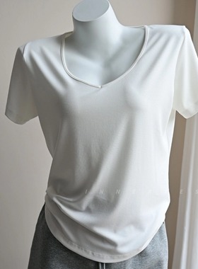 显瘦の白月光t恤短袖2025新春夏正肩上衣修身粉色黑V领 INNER YES