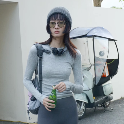 无缝美学卡戴珊打底衫/女2024新秋冬内搭可外穿加绒灰色修身长袖