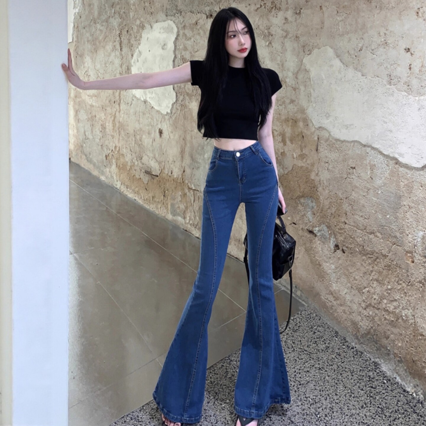 显瘦显高挑复古港风喇叭牛仔裤女图片