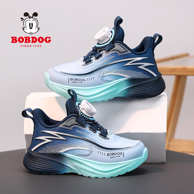 巴布豆男童运动鞋2026春季新款透气网面减震跑步鞋旋转扣儿童鞋子