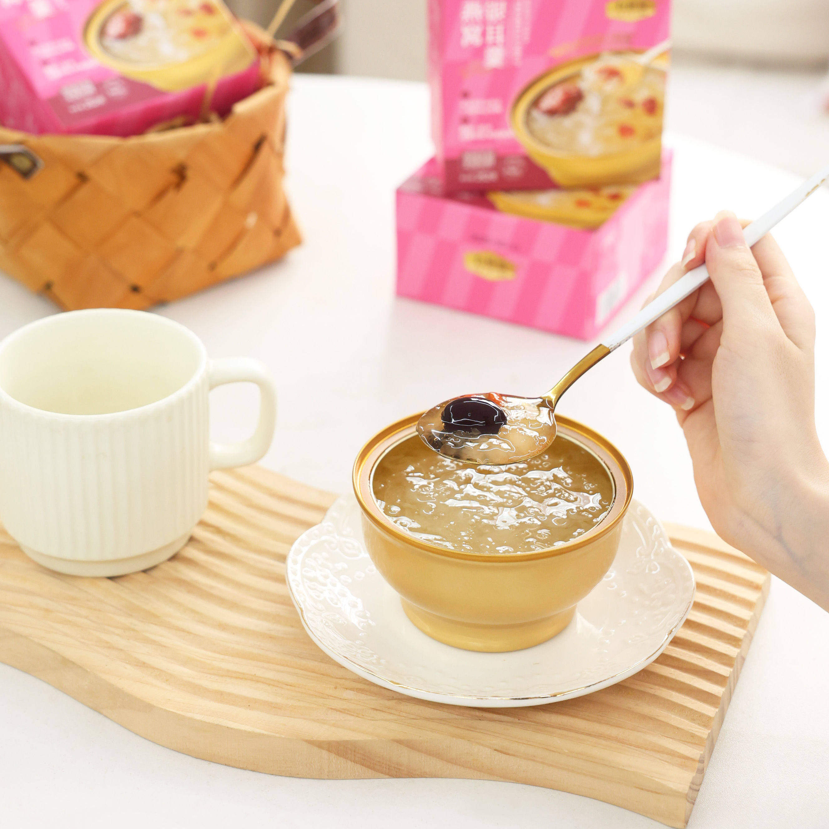 有燕窝燕窝银耳羹免冲泡开盖即食速食红枣枸杞莲子早餐代餐孕妇,传统滋补营养品,滋补养生饮品/炖品,淘宝优惠券,粉丝福利购,淘宝优惠卷